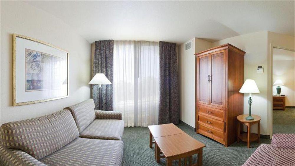 Staybridge Suites Lincolnshire By Ihg Esterno foto